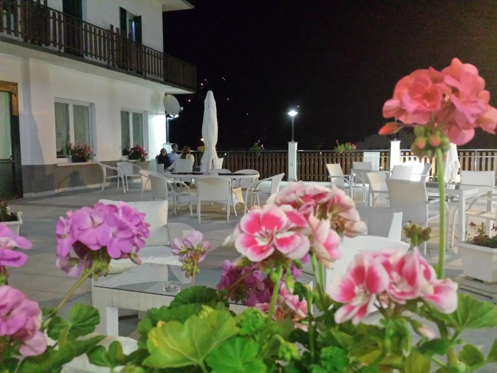 Hotel Pineta Falcade Ngoại thất bức ảnh